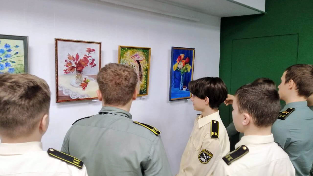 Творческий диалог: экскурсия по выставке живописи Людмилы Кукушкиной в библиотеке «ОЧАГ»